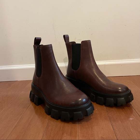 Gianni Bini Shoes - NWOB Gianni bini Brown Platform Boots